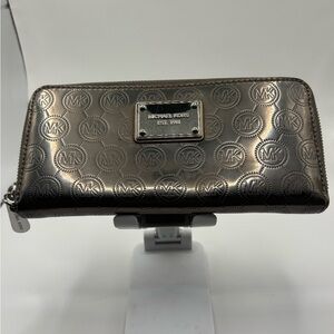 Michael Kors Shimmering Silver Wallet